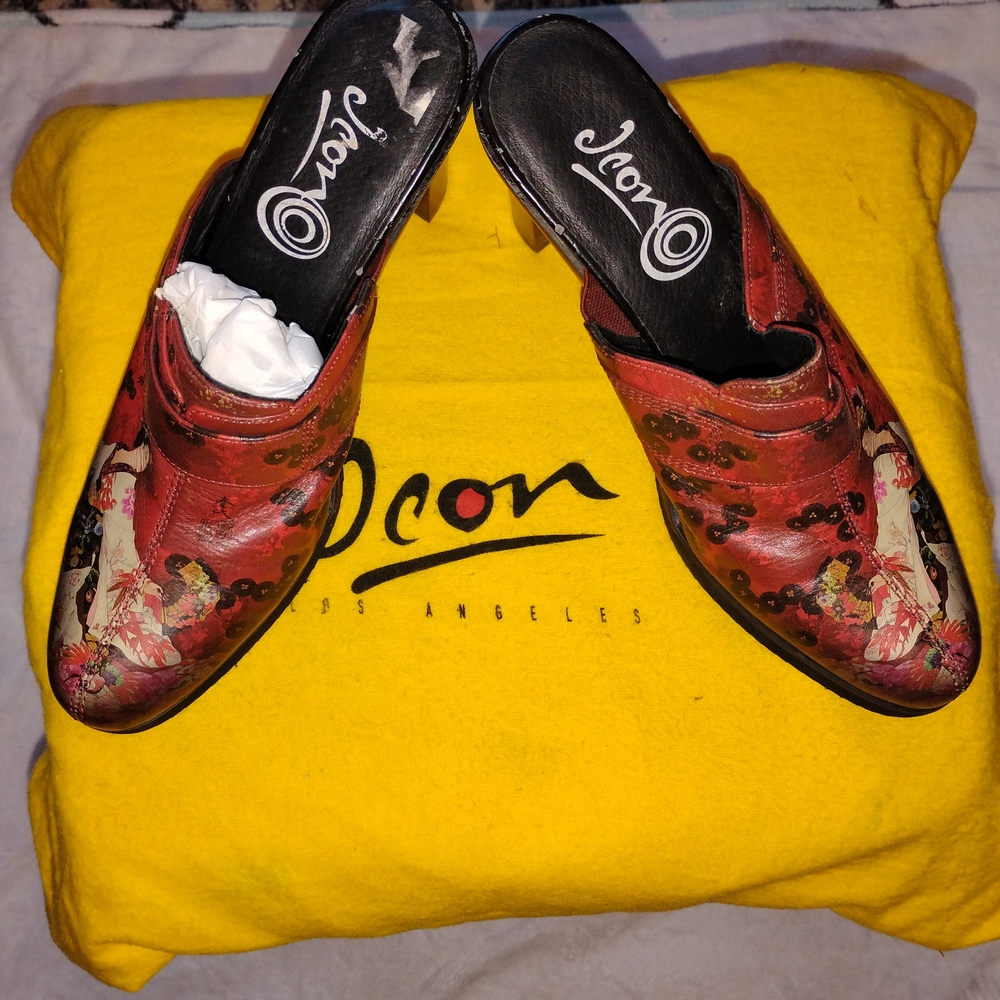 Icon Women's Artistic Floral Mules